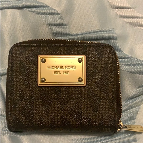 ❌SOLD❌ Michael Kors Wallet - Picture 1 of 8